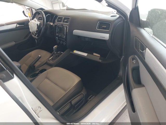 45790493 :رقم المزاد ، 3VW637AJXFM307454 vin ، 2015 Volkswagen Jetta Hybrid Sel Premium مزاد بيع