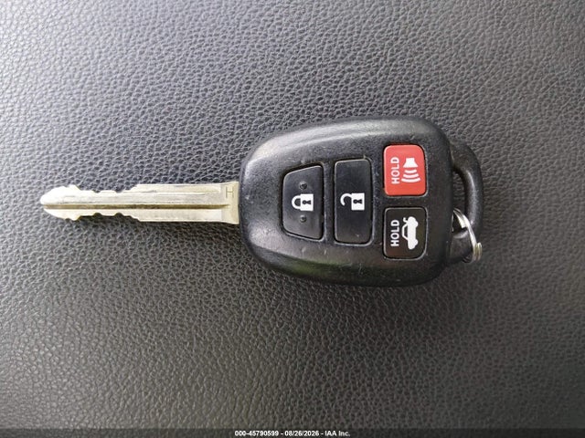 5YFBURHE4FP229295 Toyota COROLLA LE