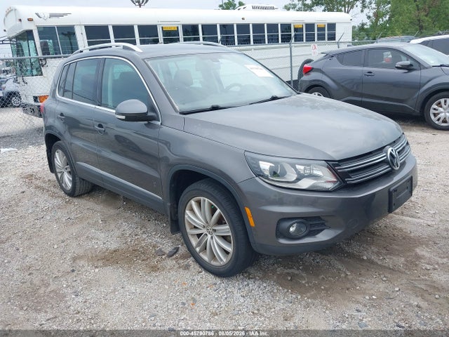 2016 Volkswagen Tiguan Se მანქანა იყიდება აუქციონზე, vin: WVGBV7AX8GW586075, აუქციონის ნომერი: 45790786