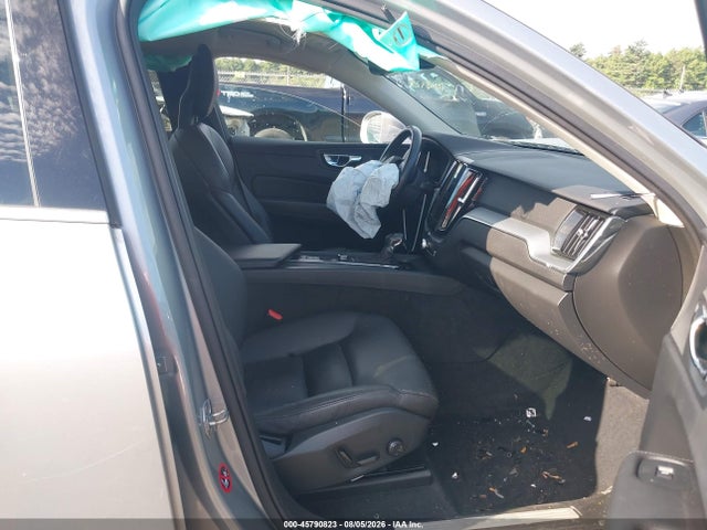Aukcja sprzedaży 2018 Volvo Xc60 T5 Momentum, vin: YV4102RK1J1065520, numer aukcji: 45790823