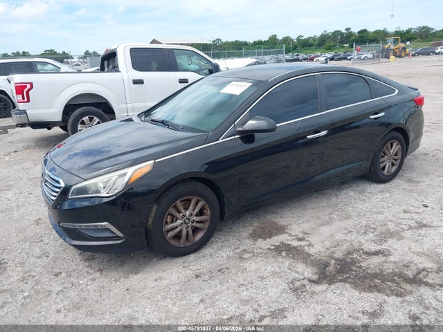2015 Hyundai Sonata Se მანქანა იყიდება აუქციონზე, vin: 5NPE24AFXFH155662, აუქციონის ნომერი: 45791037