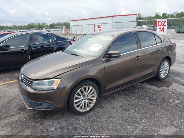 2011 Volkswagen Jetta 2.5l Sel მანქანა იყიდება აუქციონზე, vin: 3VWLX7AJ9BM325073, აუქციონის ნომერი: 45791050