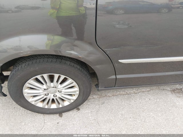 Продаж на аукціоні авто 2015 Chrysler Town & Country Touring-l, vin: 2C4RC1CG1FR526147, номер лоту: 45791054