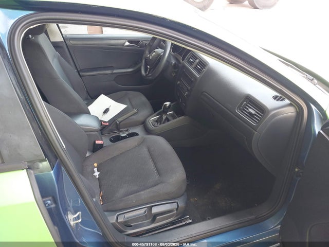 2015 Volkswagen Jetta 2.0l S მანქანა იყიდება აუქციონზე, vin: 3VW2K7AJ9FM300688, აუქციონის ნომერი: 45791108