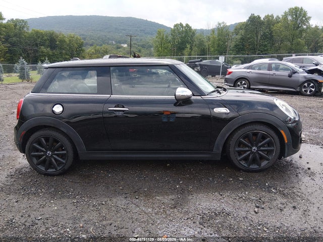 Продаж на аукціоні авто 2017 Mini Hardtop Cooper S, vin: WMWXP7C56H3B94151, номер лоту: 45791129