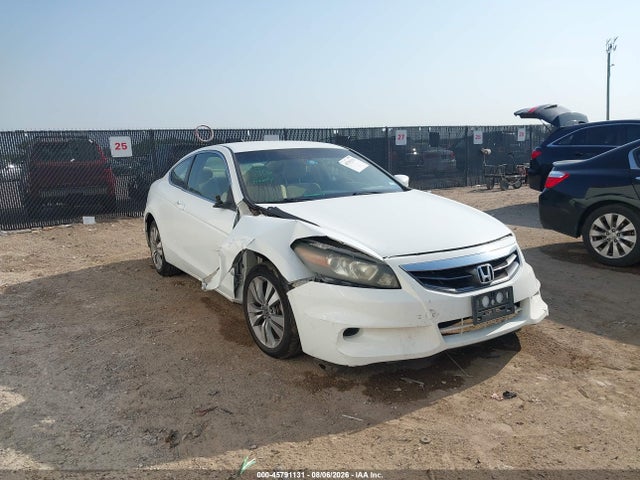 45791131 :رقم المزاد ، 1HGCS1B30BA005203 vin ، 2011 Honda Accord 2.4 Lx-s مزاد بيع