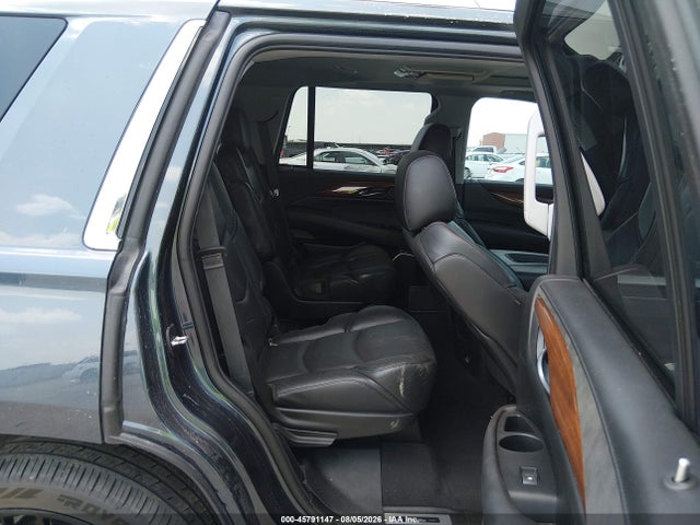 45791147 :رقم المزاد ، 1GYS4CKJ2KR172639 vin ، 2019 Cadillac Escalade Premium Luxury مزاد بيع