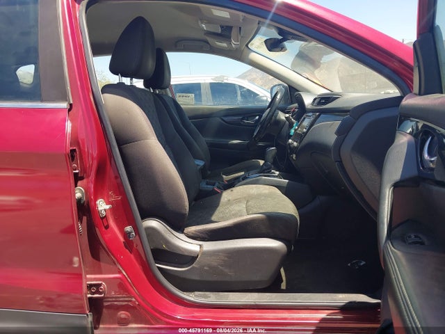 JN1BJ1CP2KW228086 Nissan Rogue Sport Sv