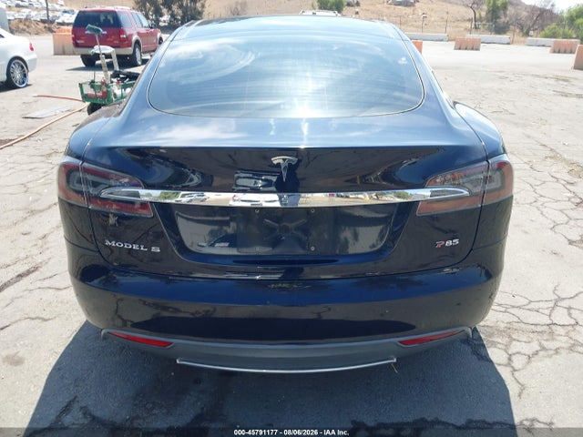 45791177 :رقم المزاد ، 5YJSA1DP7DFP11611 vin ، 2013 Tesla Model S Performance مزاد بيع