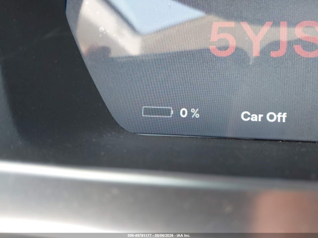 45791177 :رقم المزاد ، 5YJSA1DP7DFP11611 vin ، 2013 Tesla Model S Performance مزاد بيع
