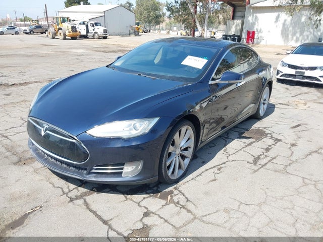 45791177 :رقم المزاد ، 5YJSA1DP7DFP11611 vin ، 2013 Tesla Model S Performance مزاد بيع