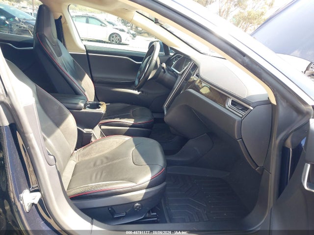 45791177 :رقم المزاد ، 5YJSA1DP7DFP11611 vin ، 2013 Tesla Model S Performance مزاد بيع