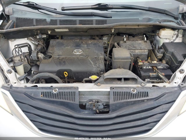 45791203 :رقم المزاد ، 5TDKK3DC5BS082669 vin ، 2011 Toyota Sienna Le V6 مزاد بيع