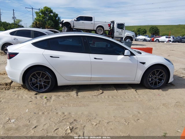 Tesla Model 3 Standard Range Plus Rear-wheel Drive 2021 5YJ3E1EA4MF099001 Image 14
