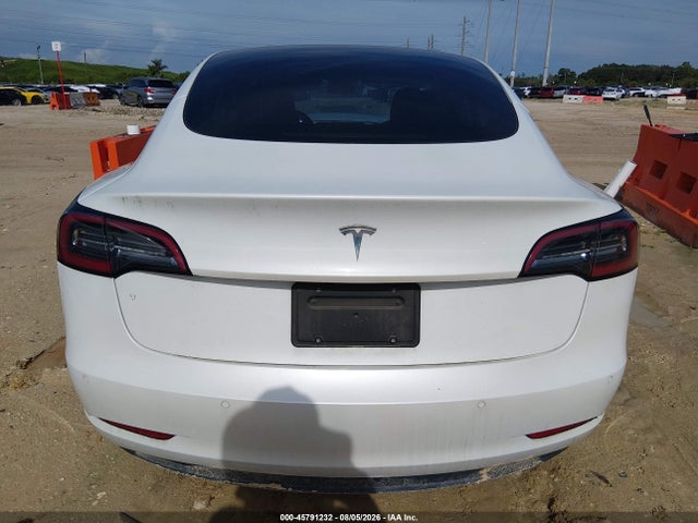Tesla Model 3 Standard Range Plus Rear-wheel Drive 2021 5YJ3E1EA4MF099001 Image 17