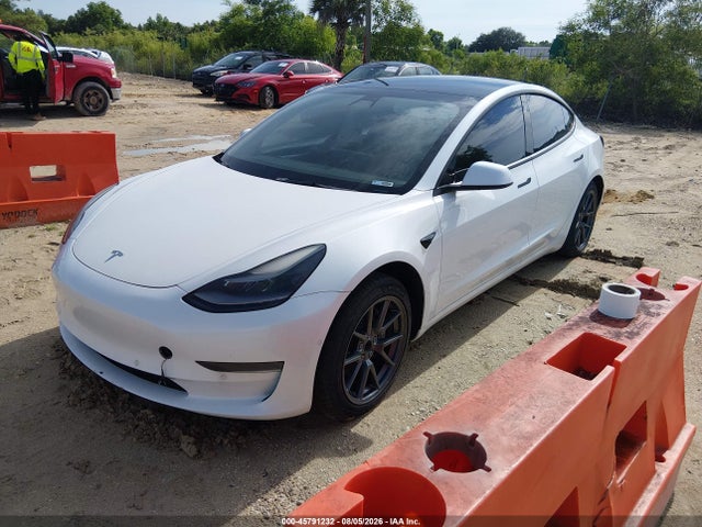 Tesla Model 3 Standard Range Plus Rear-wheel Drive 2021 5YJ3E1EA4MF099001 Image 2