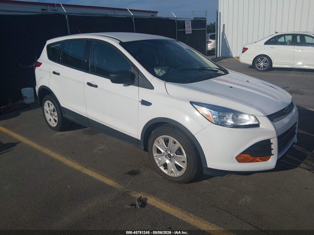 Продажа на аукционе авто 2015 Ford Escape S, vin: 1FMCU0F76FUA28209, номер лота: 45791245