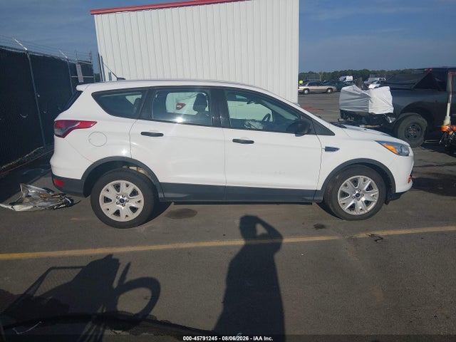 Продажа на аукционе авто 2015 Ford Escape S, vin: 1FMCU0F76FUA28209, номер лота: 45791245