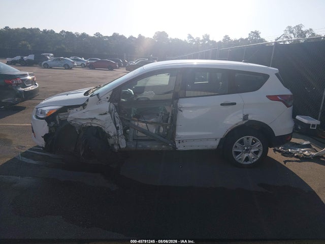 Продажа на аукционе авто 2015 Ford Escape S, vin: 1FMCU0F76FUA28209, номер лота: 45791245