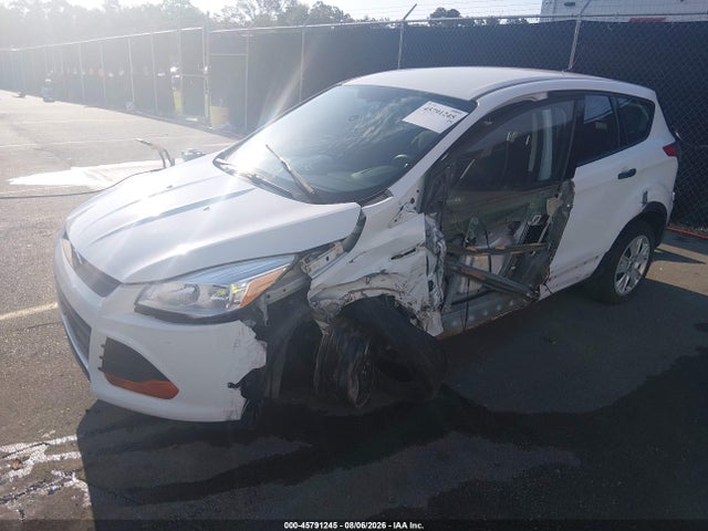 Продажа на аукционе авто 2015 Ford Escape S, vin: 1FMCU0F76FUA28209, номер лота: 45791245
