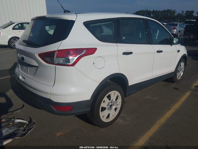 Продажа на аукционе авто 2015 Ford Escape S, vin: 1FMCU0F76FUA28209, номер лота: 45791245