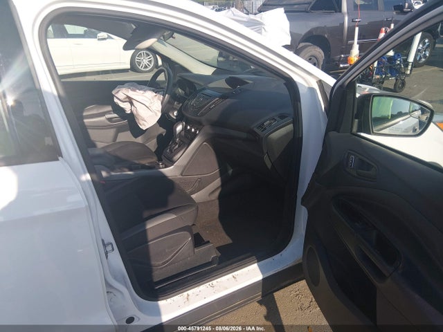 Продажа на аукционе авто 2015 Ford Escape S, vin: 1FMCU0F76FUA28209, номер лота: 45791245