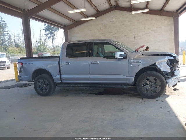 Продаж на аукціоні авто 2022 Ford F-150 Lightning Lariat, vin: 1FTVW1EL7NWG16733, номер лоту: 45791308