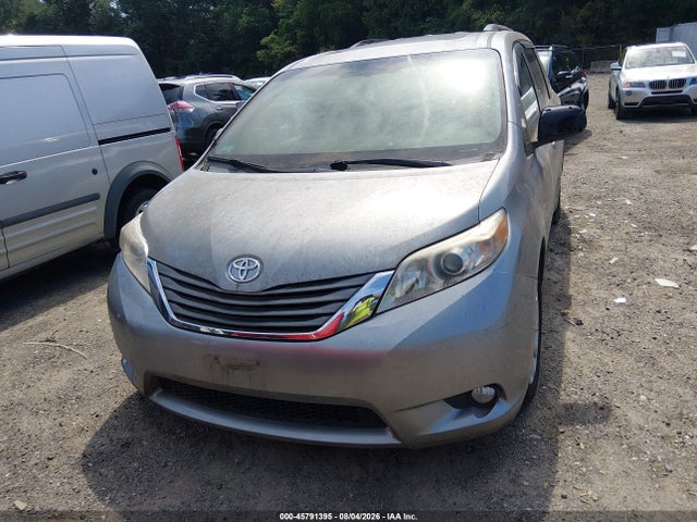Aukcja sprzedaży 2011 Toyota Sienna Xle, vin: 5TDDK3DC4BS030054, numer aukcji: 45791395