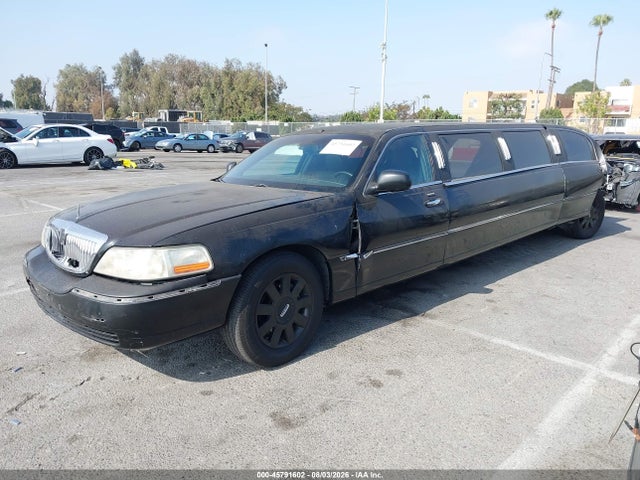 2006 Lincoln Town Car Executive მანქანა იყიდება აუქციონზე, vin: 1L1FM88W76Y621314, აუქციონის ნომერი: 45791602