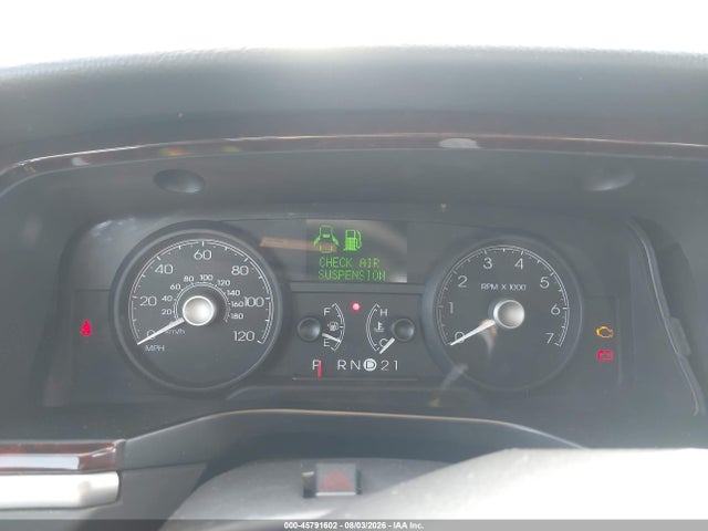 2006 Lincoln Town Car Executive მანქანა იყიდება აუქციონზე, vin: 1L1FM88W76Y621314, აუქციონის ნომერი: 45791602