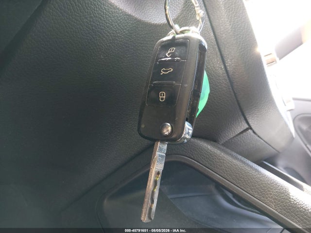 Продажа на аукционе авто 2010 Volkswagen Eos Komfort, vin: WVWBA7AH7AV021371, номер лота: 45791651