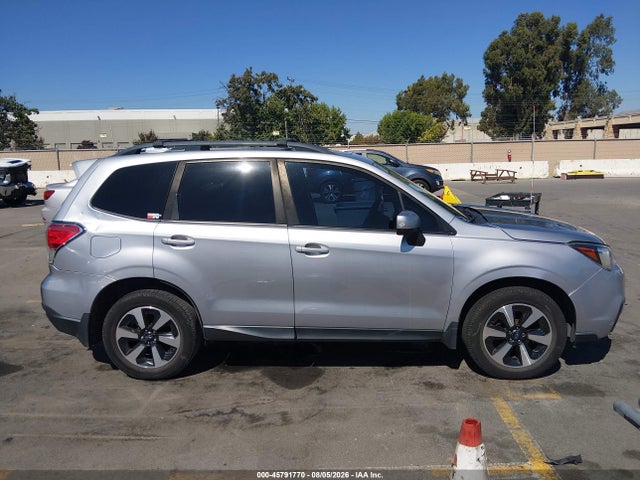 Subaru Forester 2.5i Premium 2017 JF2SJAEC8HH512392 Image 14