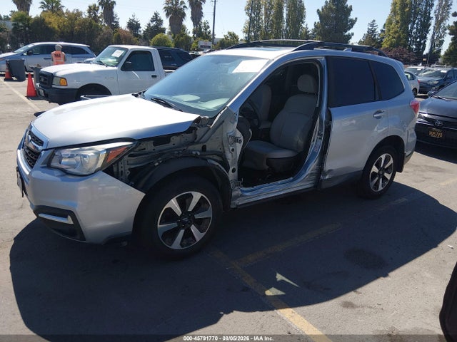 Subaru Forester 2.5i Premium 2017 JF2SJAEC8HH512392 Image 2