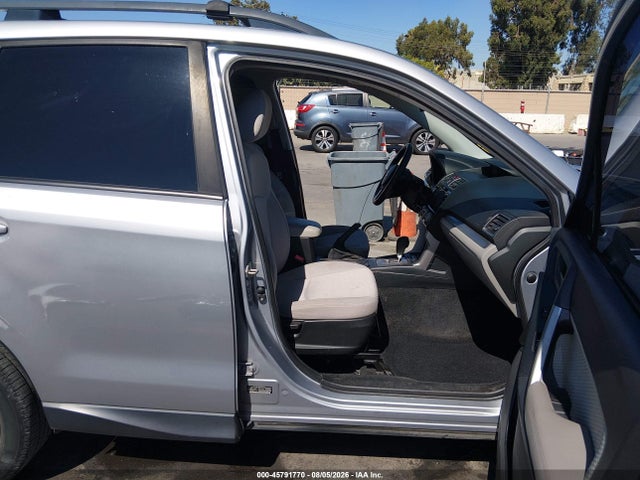 Subaru Forester 2.5i Premium 2017 JF2SJAEC8HH512392 Image 5