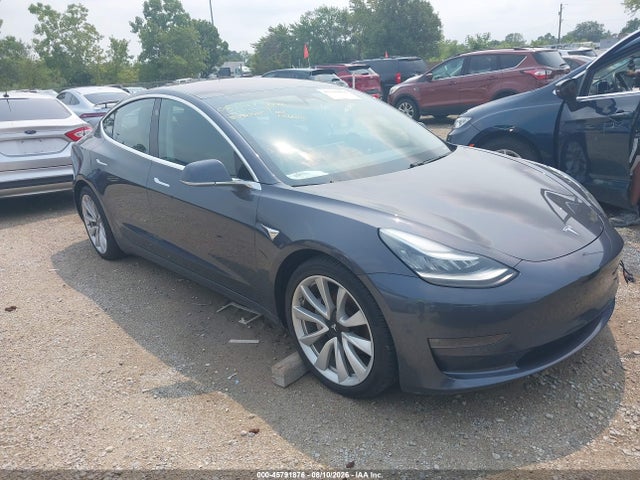 45791876 :رقم المزاد ، 5YJ3E1EB5JF087377 vin ، 2018 Tesla Model 3 Long Range/performance مزاد بيع