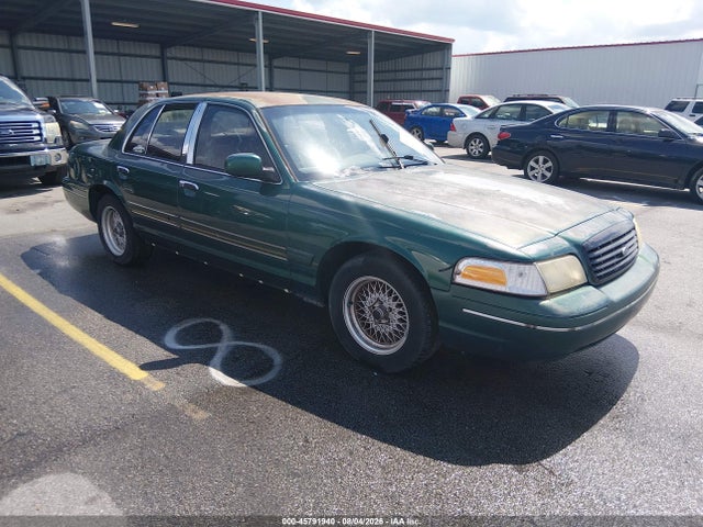 45791940 :رقم المزاد ، 2FAFP74W1YX158556 vin ، 2000 Ford Crown Victoria Lx مزاد بيع