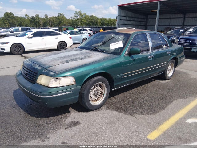 45791940 :رقم المزاد ، 2FAFP74W1YX158556 vin ، 2000 Ford Crown Victoria Lx مزاد بيع