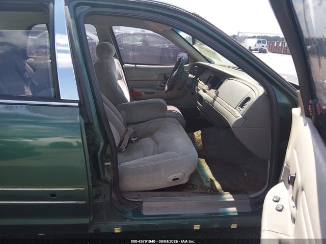 45791940 :رقم المزاد ، 2FAFP74W1YX158556 vin ، 2000 Ford Crown Victoria Lx مزاد بيع