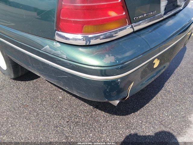 45791940 :رقم المزاد ، 2FAFP74W1YX158556 vin ، 2000 Ford Crown Victoria Lx مزاد بيع