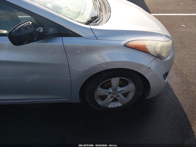 2013 Hyundai Elantra Gls მანქანა იყიდება აუქციონზე, vin: 5NPDH4AE5DH351510, აუქციონის ნომერი: 45791969