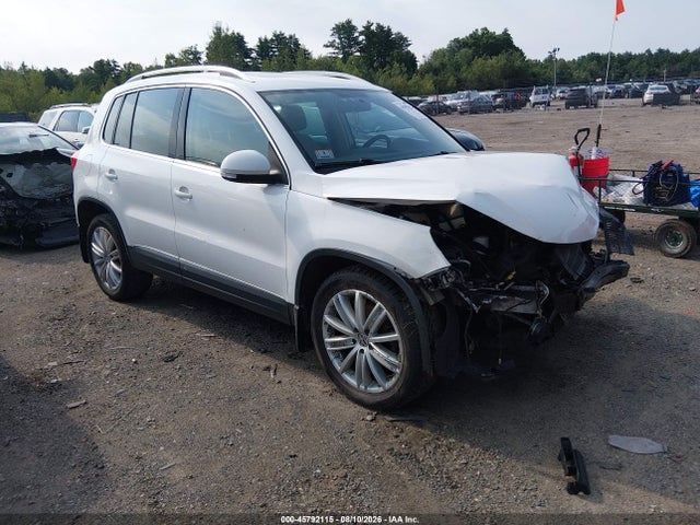 2013 Volkswagen Tiguan Se მანქანა იყიდება აუქციონზე, vin: WVGBV3AX4DW057260, აუქციონის ნომერი: 45792115