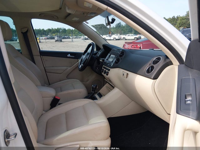 2013 Volkswagen Tiguan Se მანქანა იყიდება აუქციონზე, vin: WVGBV3AX4DW057260, აუქციონის ნომერი: 45792115