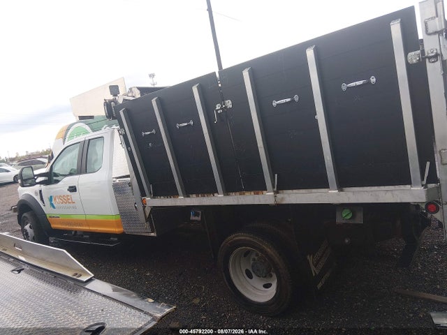 45792200 :رقم المزاد ، 1FD0X5HT2NED39100 vin ، 2022 Ford F-550 Chassis Xl مزاد بيع