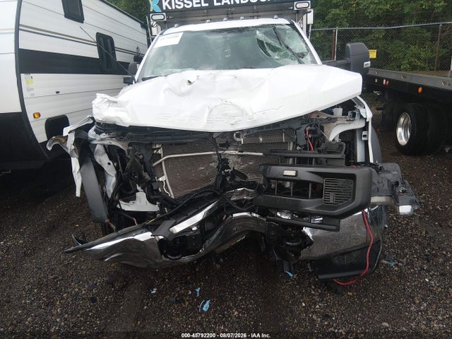 45792200 :رقم المزاد ، 1FD0X5HT2NED39100 vin ، 2022 Ford F-550 Chassis Xl مزاد بيع