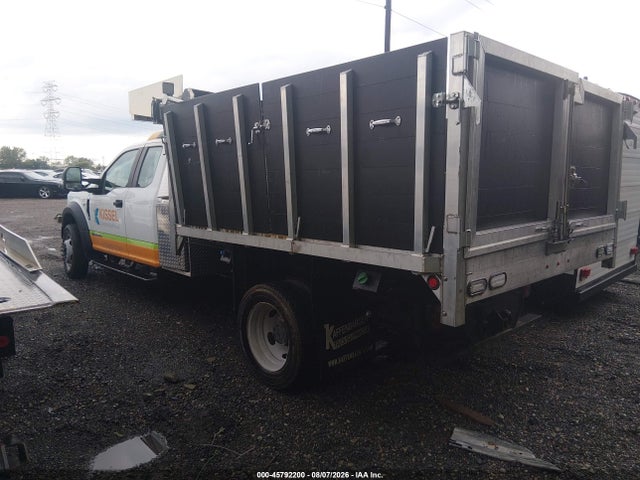 45792200 :رقم المزاد ، 1FD0X5HT2NED39100 vin ، 2022 Ford F-550 Chassis Xl مزاد بيع