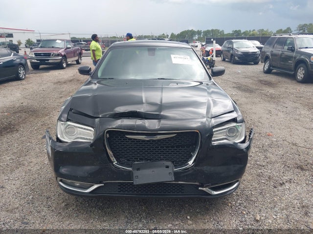 45792283 :رقم المزاد ، 2C3CCARG0GH270298 vin ، 2016 Chrysler 300 Anniversary Edition مزاد بيع