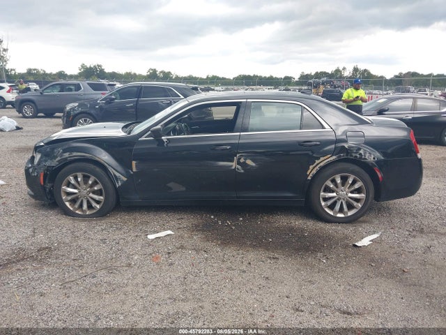 45792283 :رقم المزاد ، 2C3CCARG0GH270298 vin ، 2016 Chrysler 300 Anniversary Edition مزاد بيع