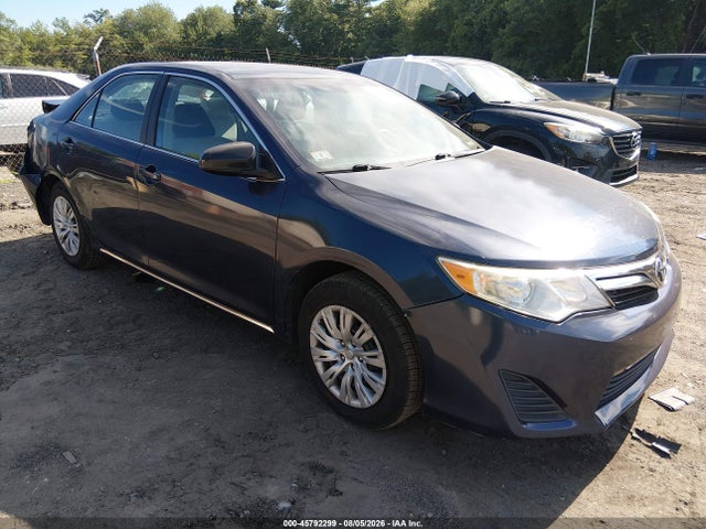 2014 Toyota Camry Le მანქანა იყიდება აუქციონზე, vin: 4T4BF1FK2ER383205, აუქციონის ნომერი: 45792299