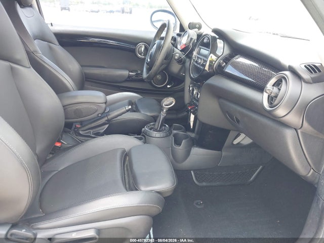 Продажа на аукционе авто 2015 Mini Hardtop Cooper S, vin: WMWXP7C54F2A38693, номер лота: 45792363