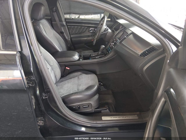 45792405 :رقم المزاد ، 1FAHP2KT4DG118184 vin ، 2013 Ford Taurus Sho مزاد بيع